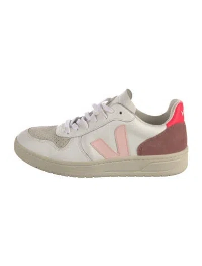 Pre-owned Veja Leather Sneakers In White