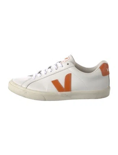 Pre-owned Veja Leather Sneakers In White