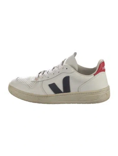 Pre-owned Veja Leather Sneakers In White