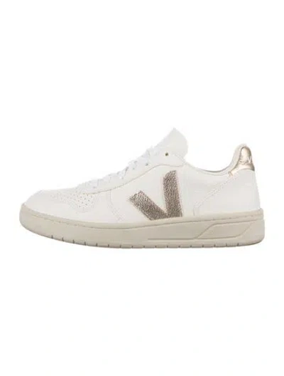 Pre-owned Veja Leather Sneakers In White
