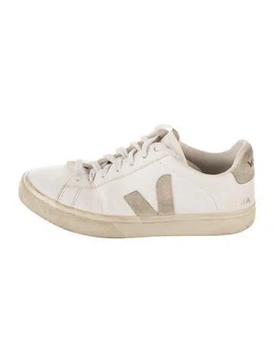 Pre-owned Veja Leather Sneakers In White