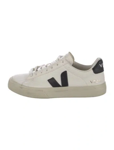 Pre-owned Veja Leather Sneakers In White