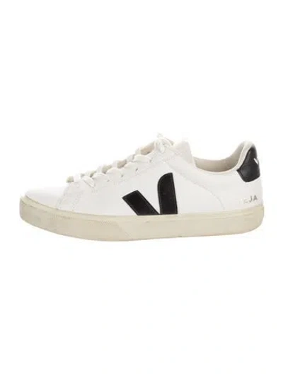 Pre-owned Veja Leather Sneakers In White