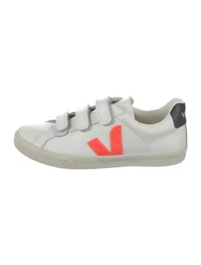 Pre-owned Veja Leather Sneakers In White