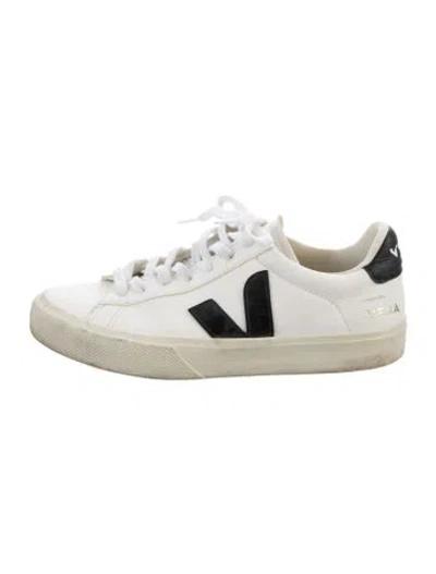 Pre-owned Veja Leather Sneakers In White