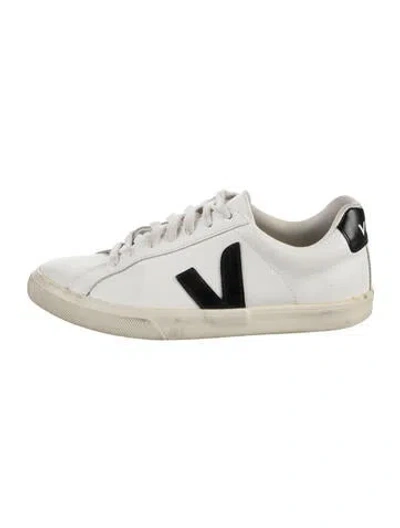 Pre-owned Veja Leather Sneakers In White