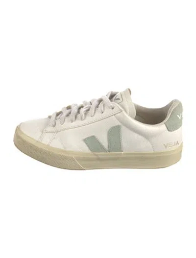 Pre-owned Veja Leather Sneakers In White