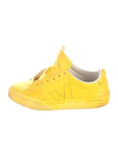 Pre-owned Veja Leather Sneakers In Yellow