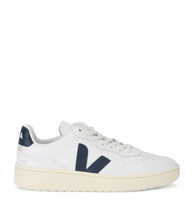 VEJA LEATHER V-90 SNEAKERS