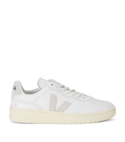 VEJA LEATHER V-90 SNEAKERS