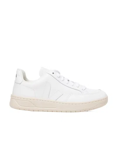 VEJA LOGO LOW-TOP CASUAL SHOES