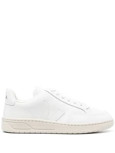 VEJA LOW-TOP LEATHER SNEAKERS