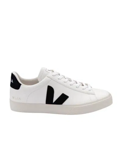 Veja Low-cut Lace-up Sneakers In White