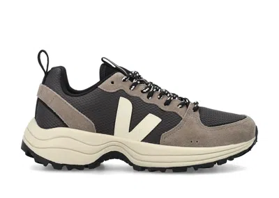 Pre-owned Veja Men's  Venturi Alveomesh Sneakers In Grafite/moonrock