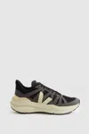 Veja Mesh Running Trainers In Black/grey