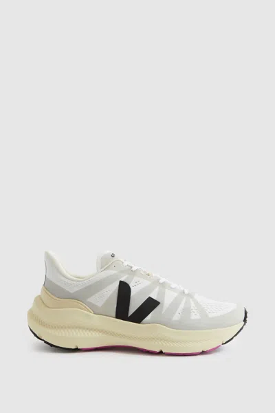 Veja Mesh Running Trainers In White/black