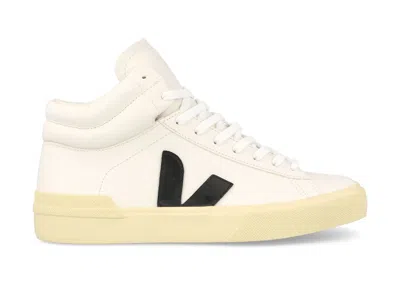 Pre-owned Veja Minotaur Chromefree Leather (women's) Sneakers In White/black/butter