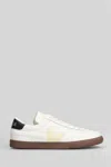 Veja Low-top Round Toe Sneakers With Contrast Sole In White