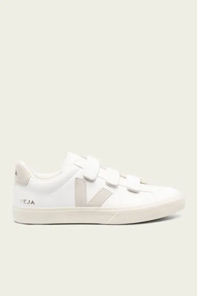 VEJA RECIFE CHROMEFREE LEATHER SNEAKER IN WHITE NATURAL