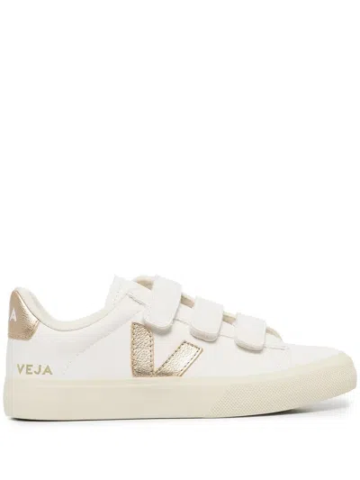 Veja Rc0502762 In White