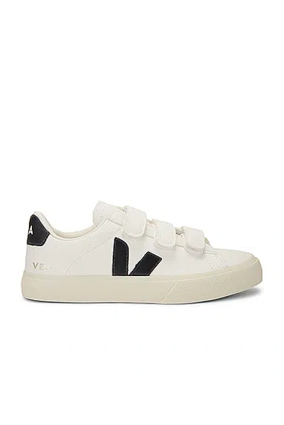 Veja White Recife Trainers In Extra White & Black