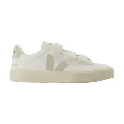 Veja Recife Logo Chromefree Leather Extra White Natural Trainers In Neutral