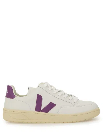 Veja Sneaker "v-12" In White