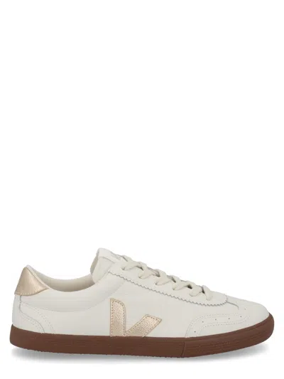 Veja Metallic Leather Low-top Sneakers In Silver