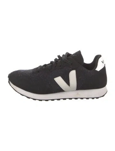Pre-owned Veja Sneakers In Black