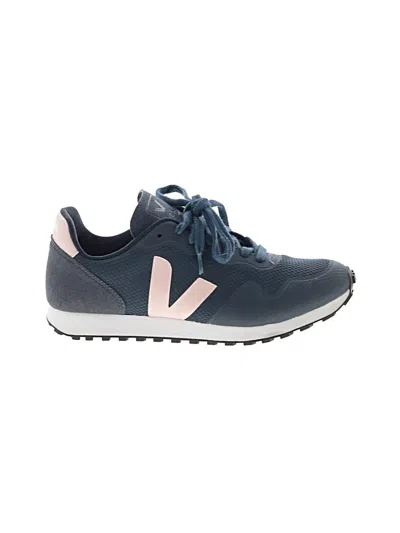 Pre-owned Veja Sneakers In Blue