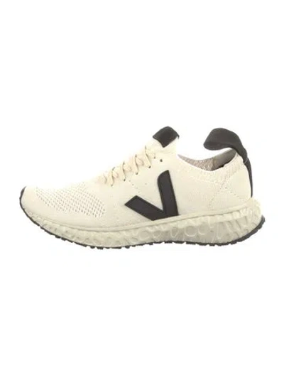 Pre-owned Veja Sneakers In Neutral