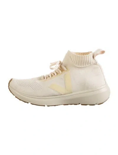 Pre-owned Veja Sneakers In Neutrals
