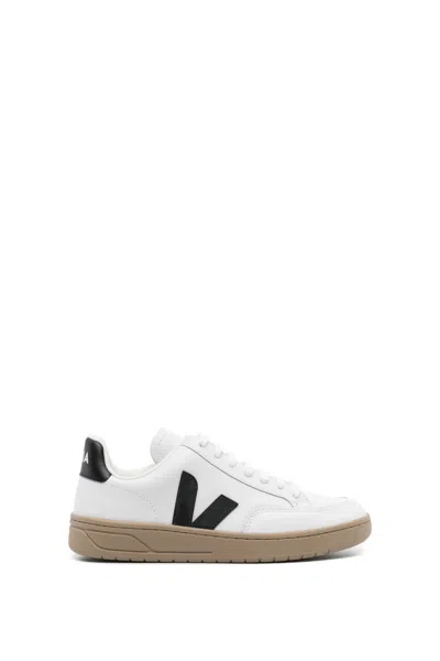 VEJA SNEAKERS
