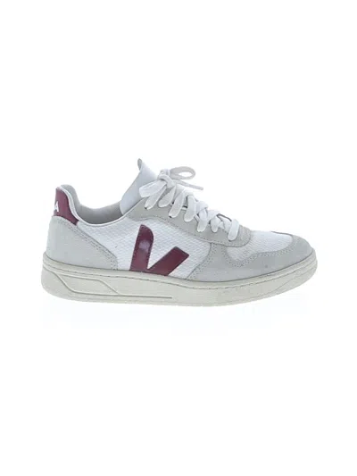 Pre-owned Veja Sneakers In White