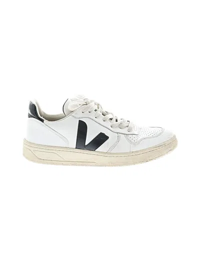 Pre-owned Veja Sneakers In White