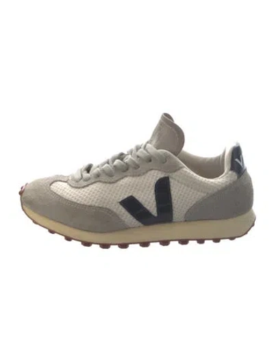 Pre-owned Veja Suede Mesh Accents Athletic Sneakers In Grey