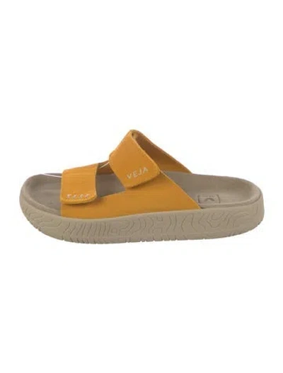 Pre-owned Veja Suede Slides In Neutral
