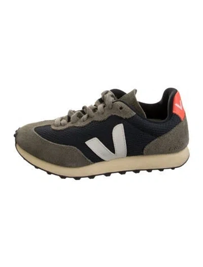 Pre-owned Veja Suede Sneakers In Green