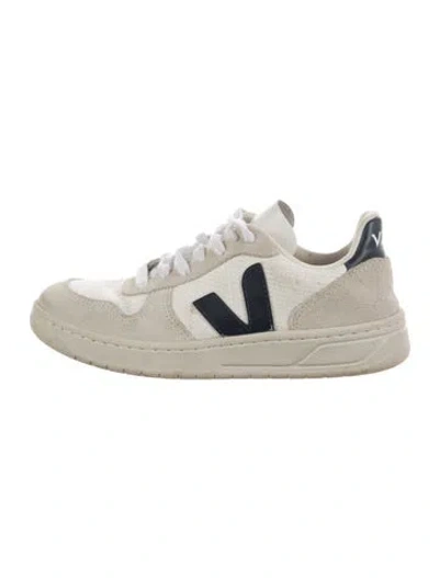Pre-owned Veja Suede Sneakers In Neutrals/white