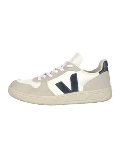 Pre-owned Veja Suede Sneakers In White