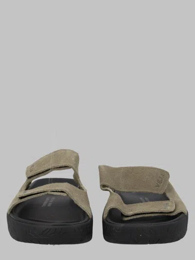 Veja Unisex Leather Sandal In Green