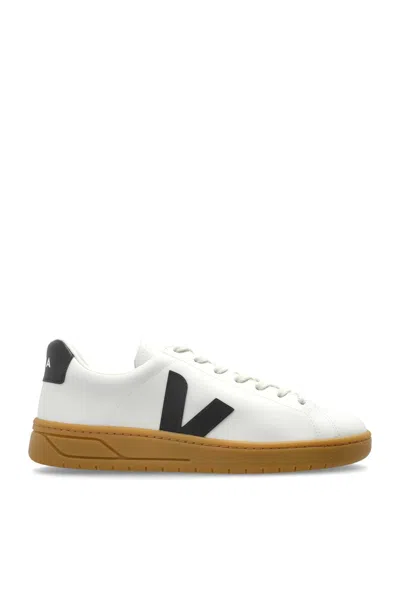 Veja Urca Cwl Sports Shoes In White
