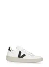 Veja V 10   Unisex In White
