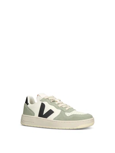 Veja V-10 Pure Black Clay In Black Combination
