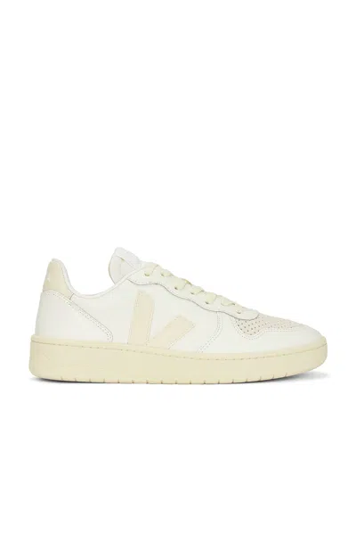Veja V-10 Sneakers In White