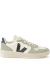 Veja V-10 Pure Black Clay In White