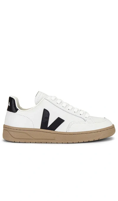 Veja Women's V-90 Extra White Nautico