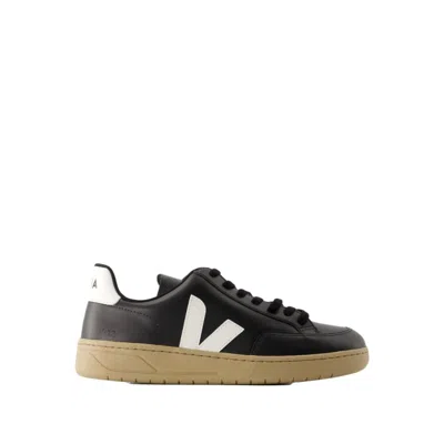 Veja V-12 Sneakers - Leather - Black/white