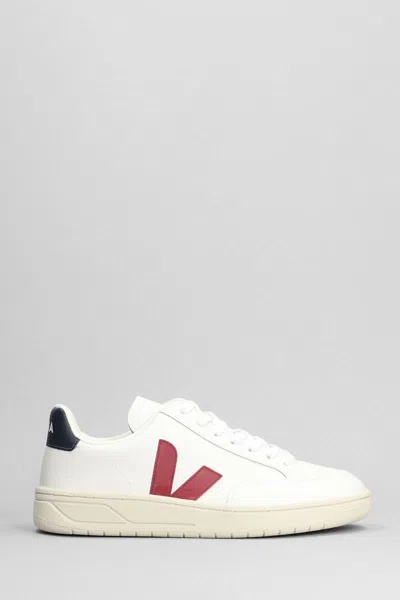 veja v12 b mesh black white