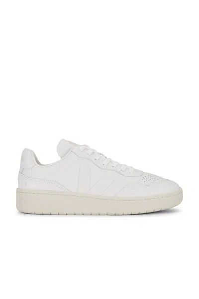 Veja V-90 In Extra White